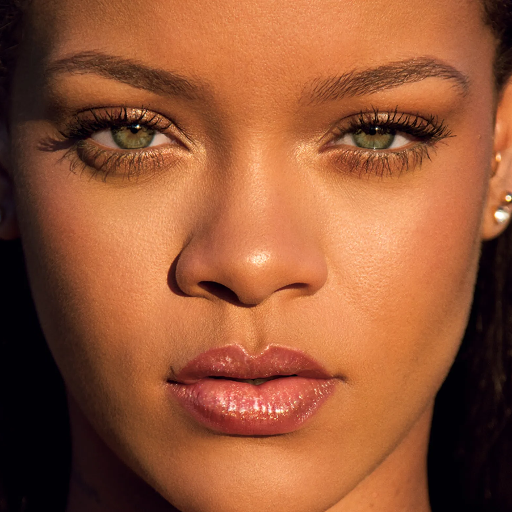 Rihanna's natural eye color